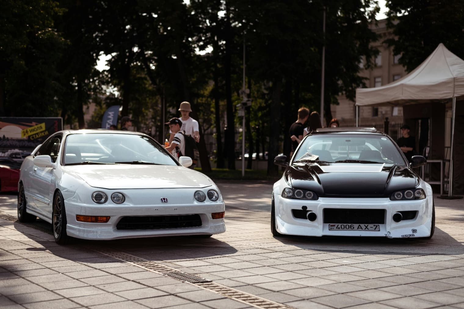 Automotive banner